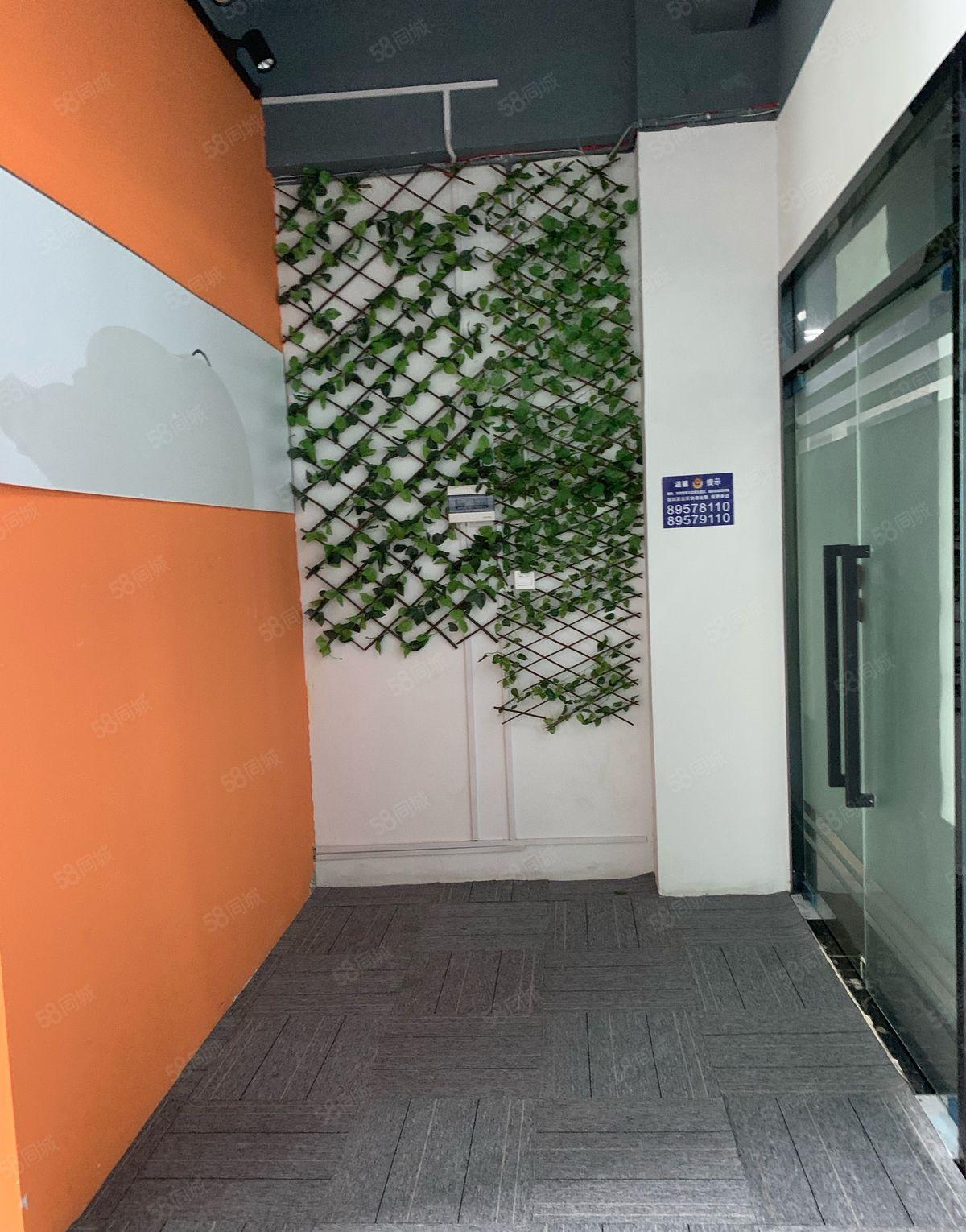 地铁站新出175平办公室2加1格局，192平办公室3加1格局