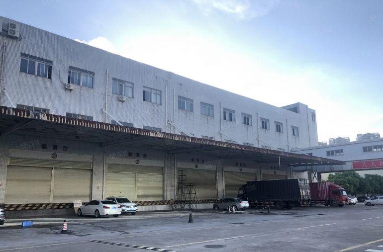 一房东带卸货平台！平湖华南城附近一楼5000平厂房仓库出租