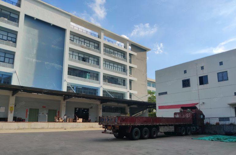 300平米起租 横岗六约地铁口新出1300平米带装修厂房出租