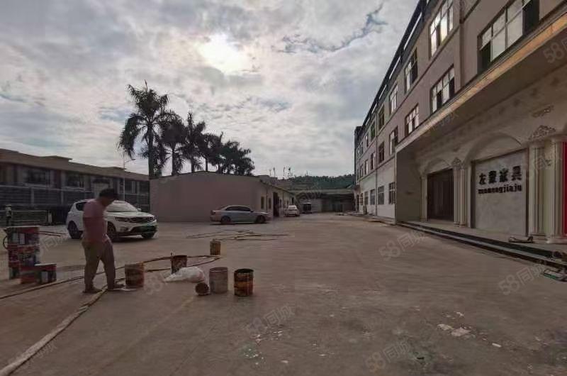 龙岗南联原房东9600平厂房仓库出租，距离地铁站八百米