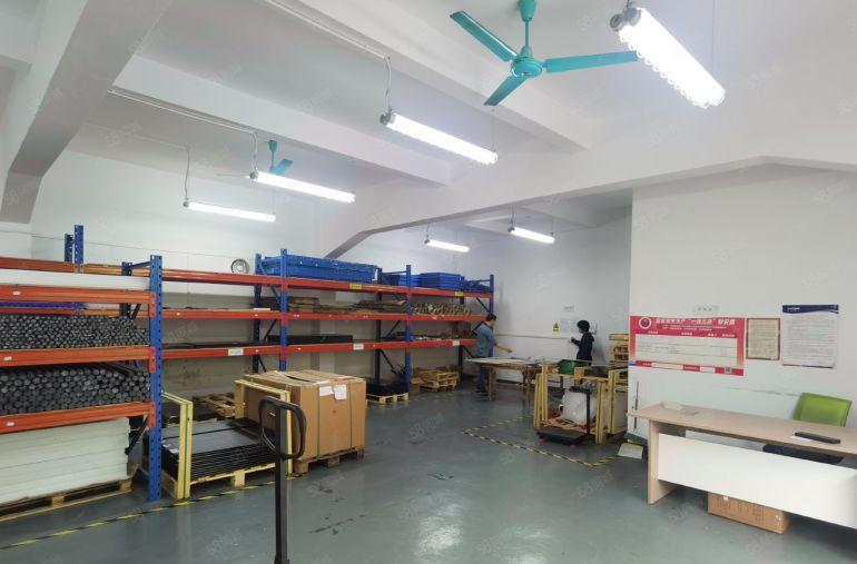 六约塘坑地铁口附近新出一楼400平带精装修厂房出租