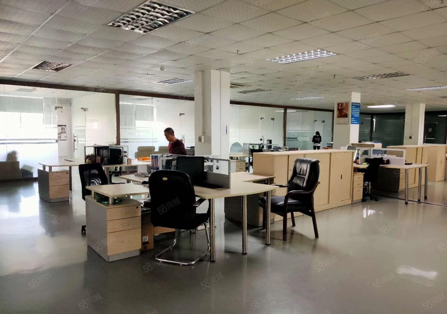 S龙岗坪地独院10000平方可分租