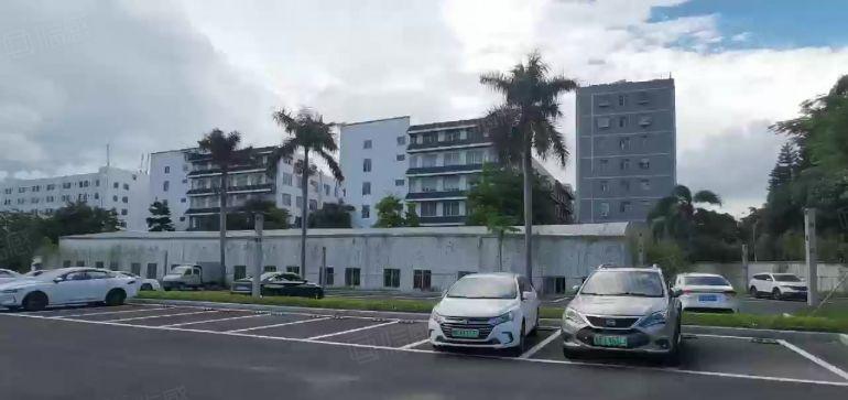 坂田，5100平，地铁口，空地大，原房东直租，厂房出租