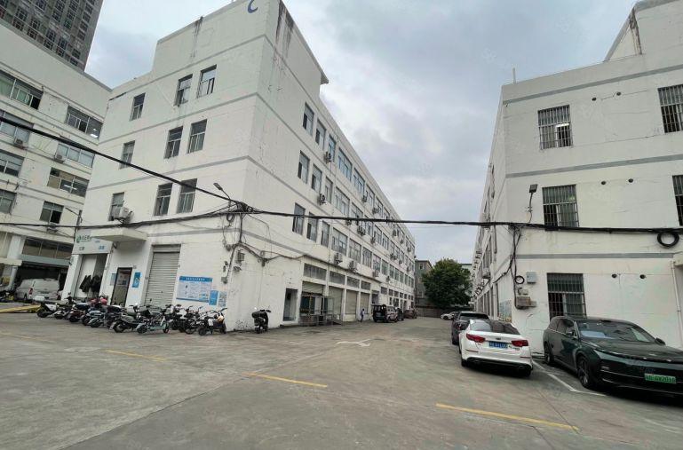 平湖富民工业区原房东1000至2000平方带装修厂房仓库出租