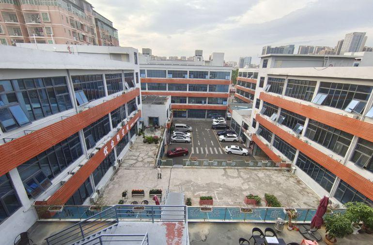 龙岗中心城吉祥地铁站空出200平精装修办公室仓库厂房低价出租