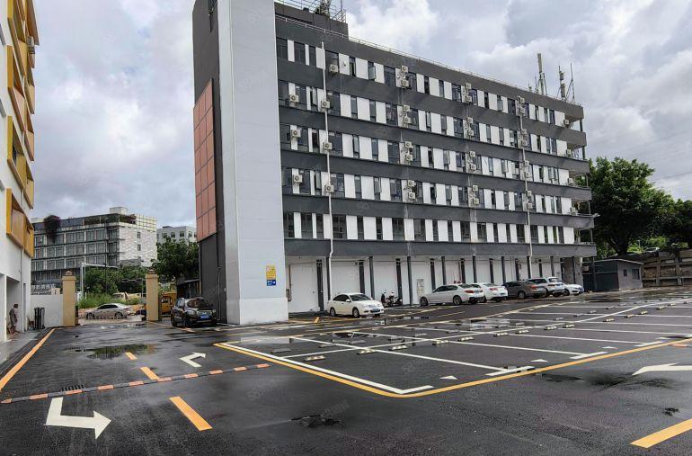 特价19块9元坂田红本厂房出租出租500平方可分租三面采光。