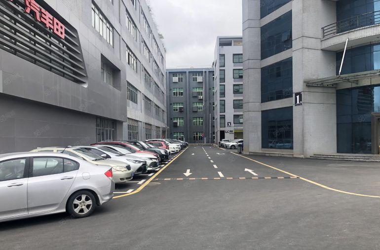 电商外贸龙岗中心地铁站楼上500平方精装修办公室厂房仓库出租