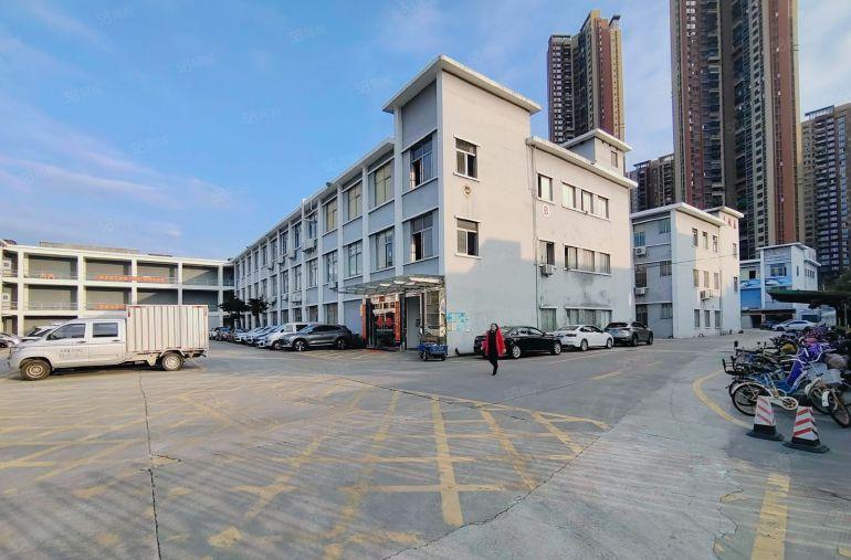 带精装修龙岗五联工业园楼上890平厂房仓库出租可分租水电齐全