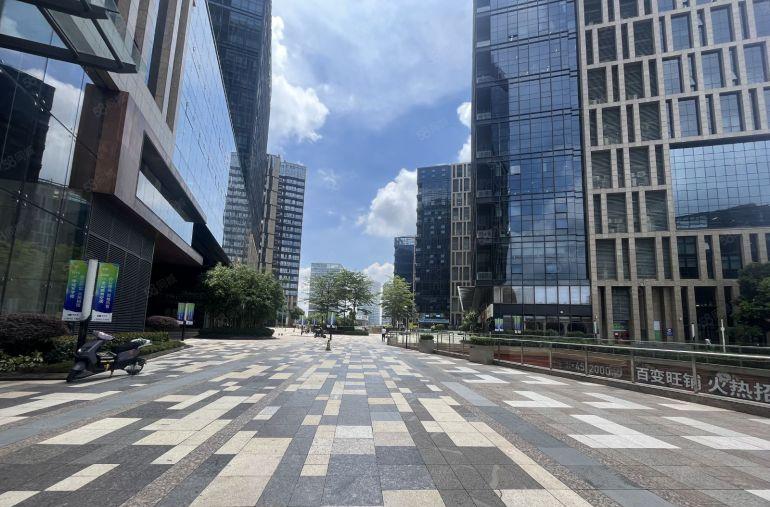 低价宝龙地铁口附近1001000平精装修办公室仓库仓房出租