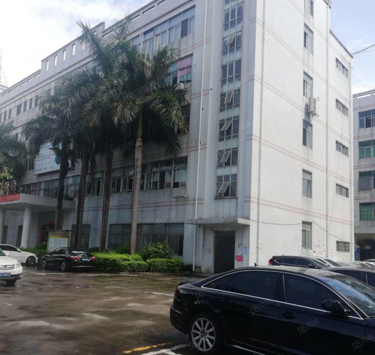 横岗六约地铁站一楼二楼厂房300，900平900平可分租