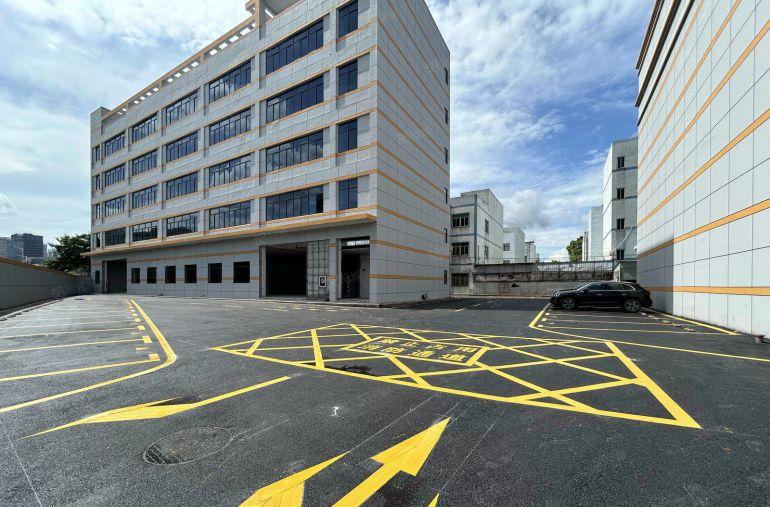 龙岗宝龙原房东独门独院12000平带装修厂房出租 可分租