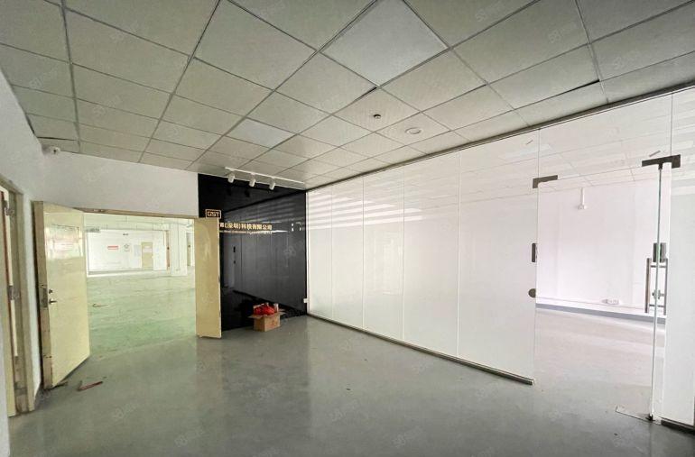 稀有房源！近坂田地铁口1000平厂房带装修出租！