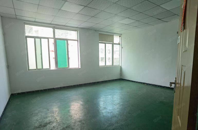 龙岗南联地铁附近原房东仓库1000平低价出租地坪漆水电是现成