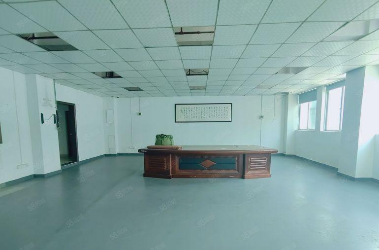 4百平起分租平湖工业园华南城附近新出2千平厂房仓库出租带装修