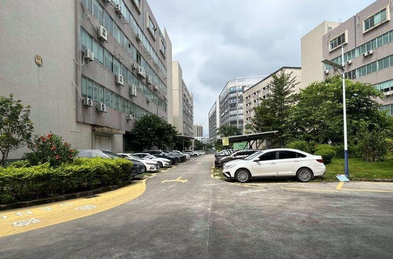 龙岗龙东上井工业区新出楼上1000平带装修厂房出租 可分租