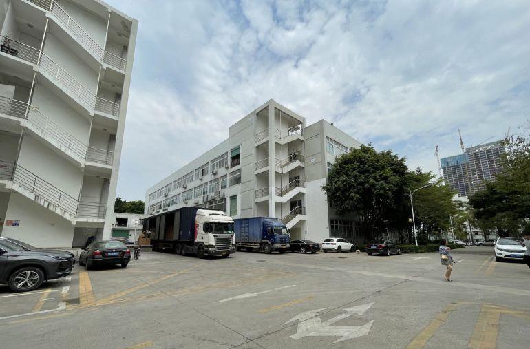 坂田上雪科技园新出一套500平方带精装办公室仓库厂房出租