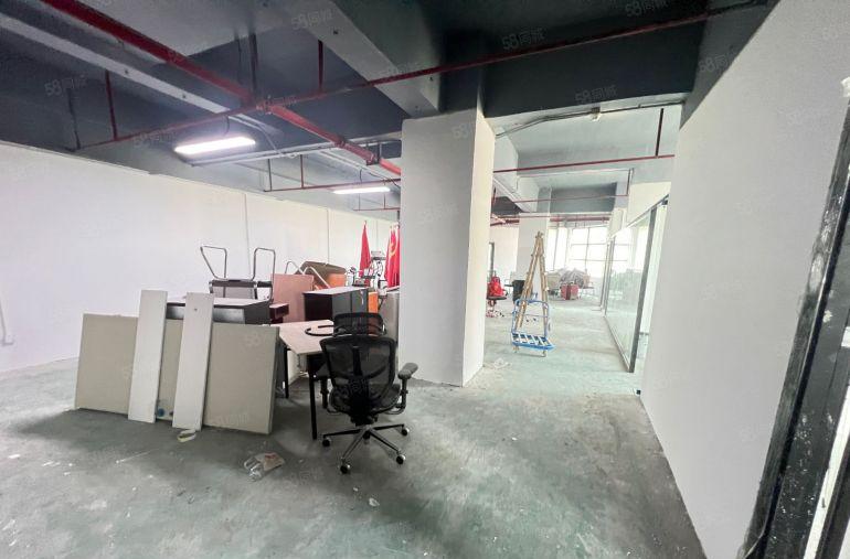 横岗街道红棉路5楼500平厂房低价出租带装修三吨货梯空地大