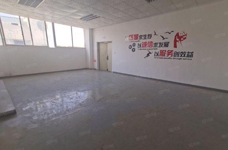 龙岗龙东高速路口1000平厂房出租办公仓库空地超大带装修分租