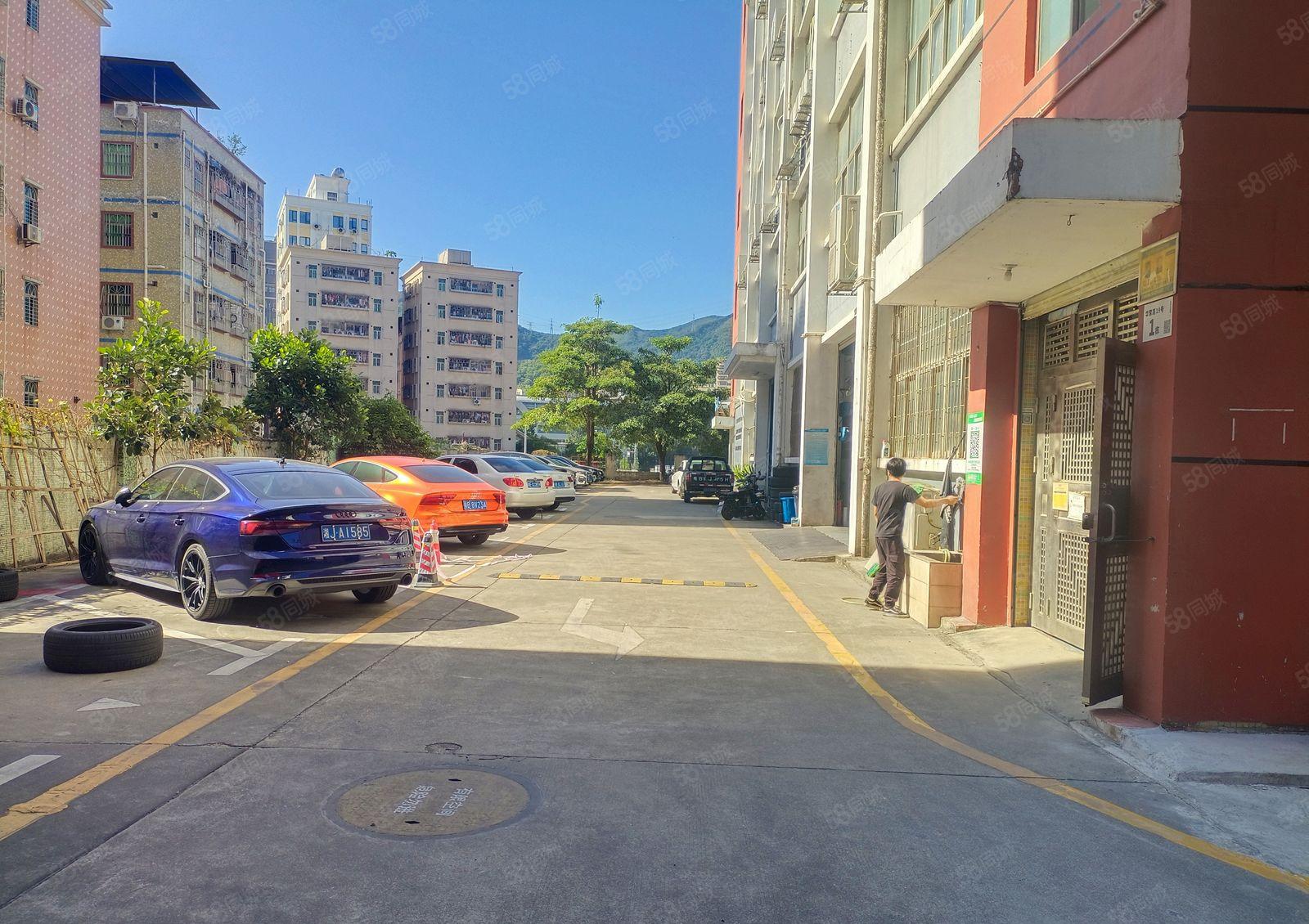 布吉原房东带红本高新园区独栋15层 共5535平米可分租。