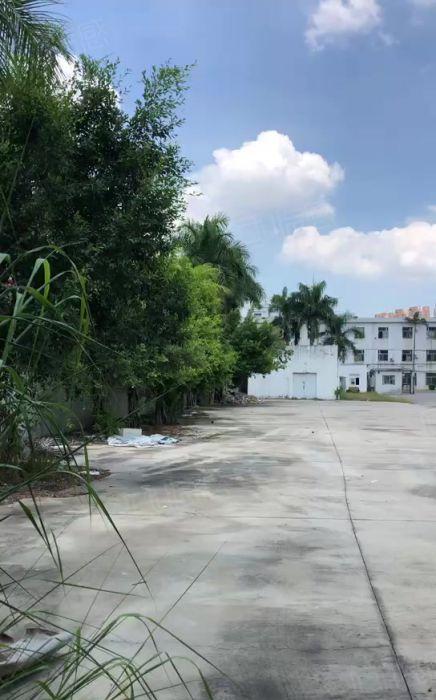 龙东地铁站300米原房东独门独院厂房7000平，大小可分租