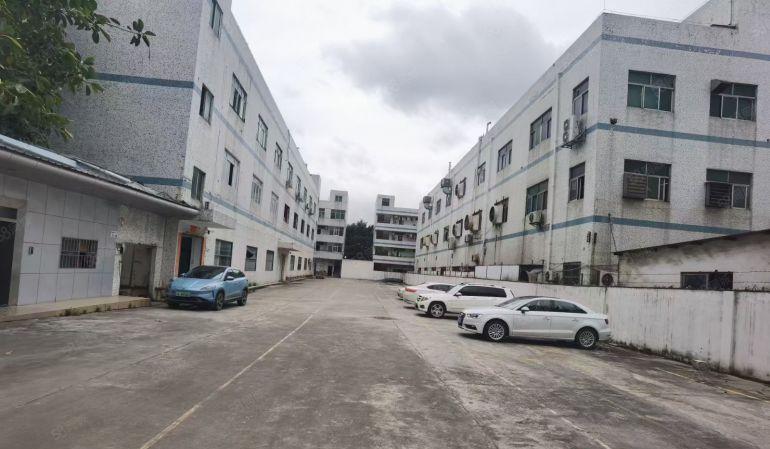 龙岗中心城附近新生独院厂房3层面积5500平带现成装修