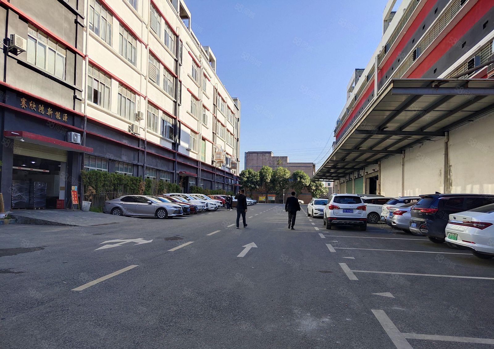 横岗六约地铁站附近红本厂房一楼2100平方出租高6米有平台