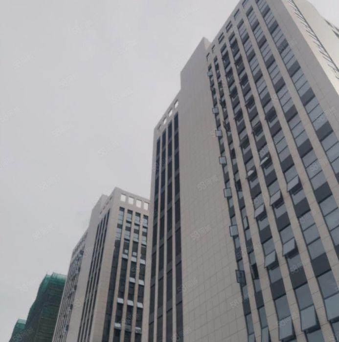 龙岗中心城地铁口旁150平米带装修可做电商小仓库小厂房出租