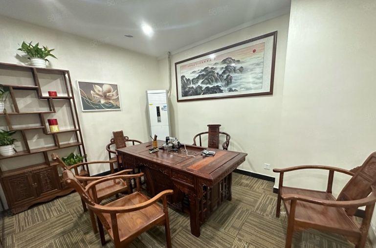 坂田地铁站新出168平方豪华装修带红木家私红本可办公拎包入住