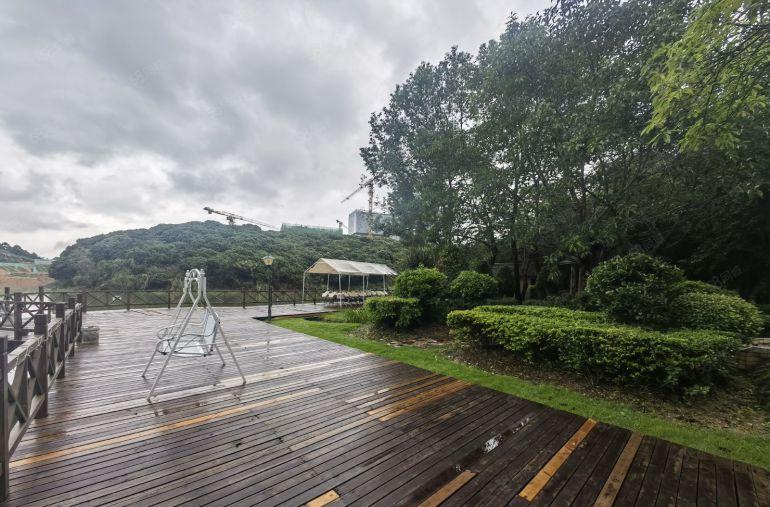 坪地六联新出1200平独院别墅出租