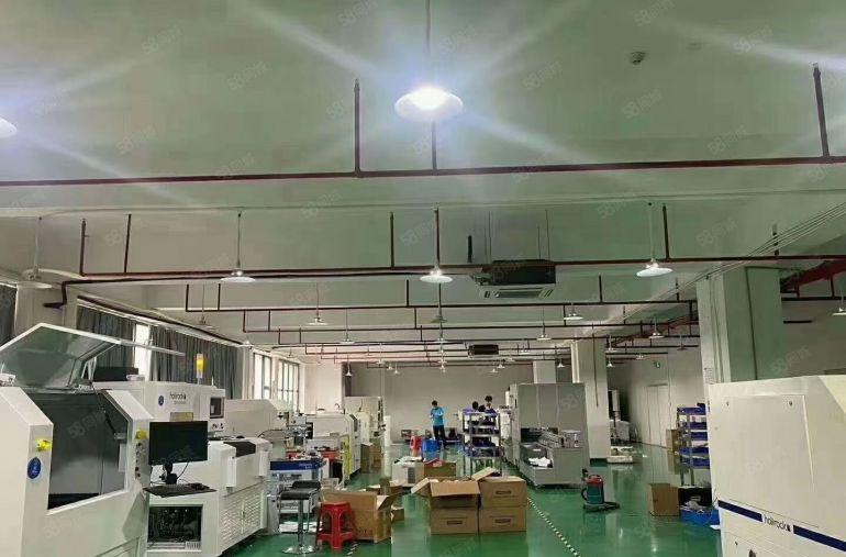 平湖华南城地铁口2000厂房仓库出租100平起分租带水电装修