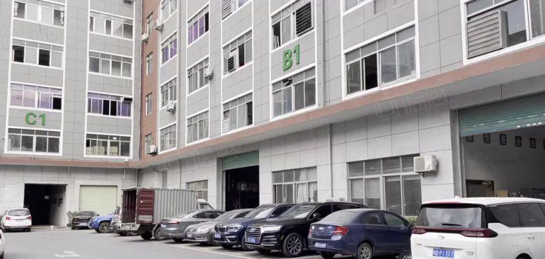 原房东龙东地铁口新出楼上500平精装修办公室仓库厂房出租