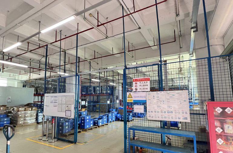 龙岗宝龙科技园原房东一楼厂房仓库1800平出租层高6米易招工