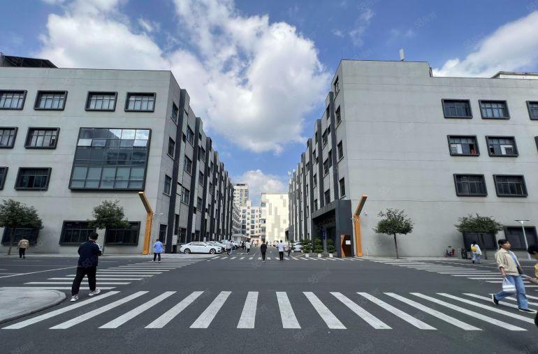 横岗六约地铁站附近电商园2楼300平方精装修办公室厂房可分租