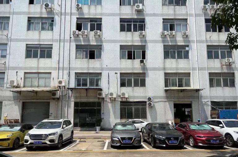 横岗六约一楼现成装修厂房1000平 300起分