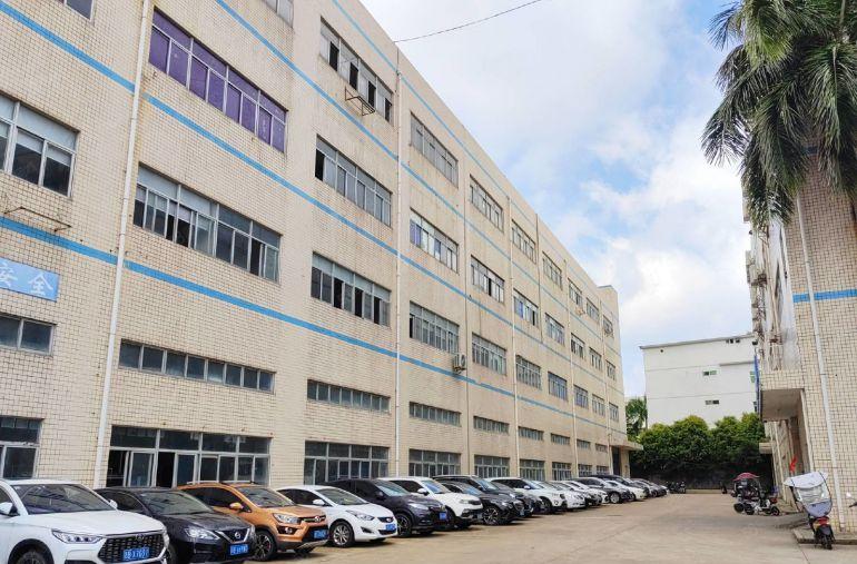 特价宝龙原房东大型科技园新空出楼上2000平方，可分租精装修