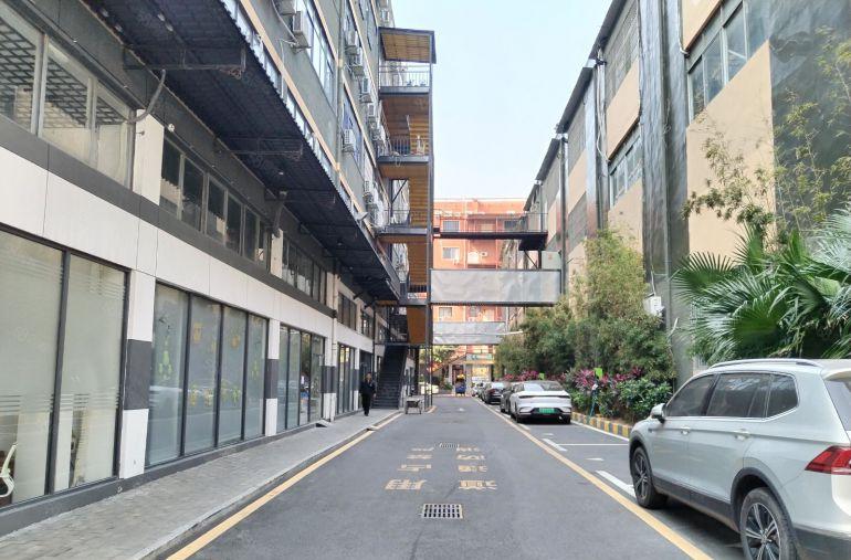 龙岗爱联地铁口电商园精装80至450平办公室厂房出租