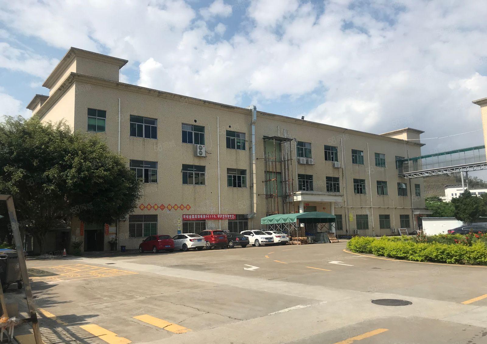 龙岗中心城地铁口300米带超大空地现成地坪漆精装修厂房出租