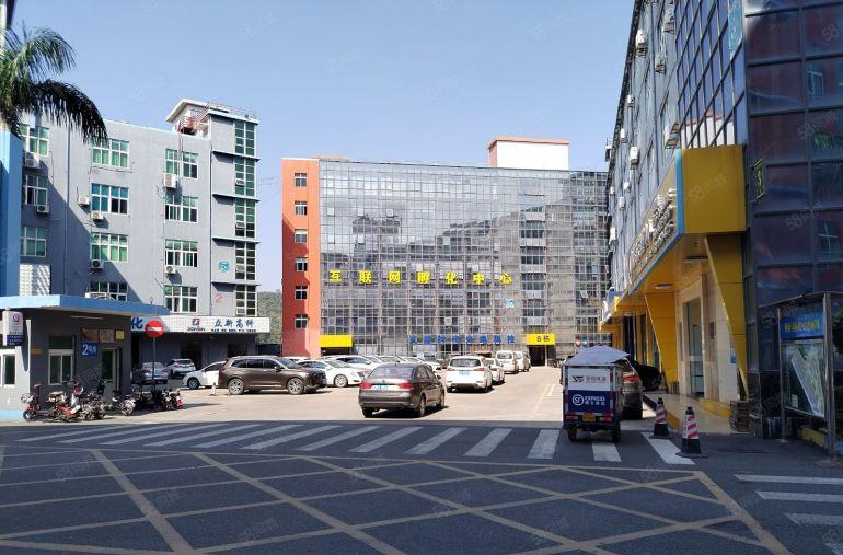 横岗荷坳地铁口新出楼上500平带装修办公仓库厂房低价出租