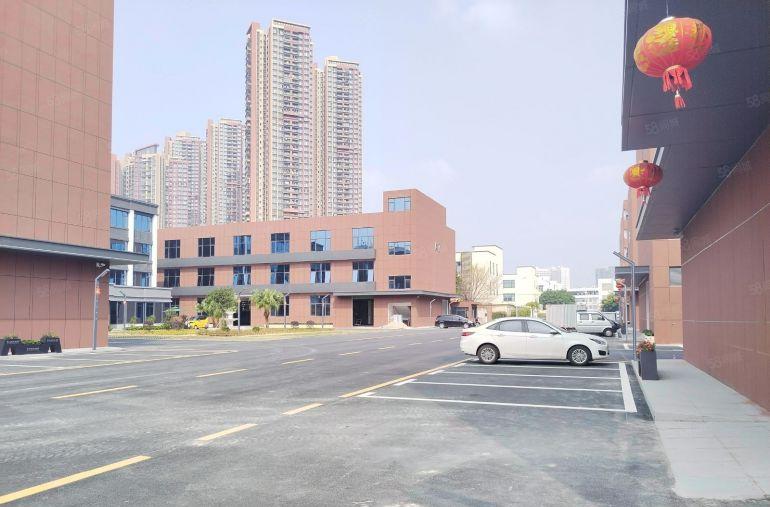 分租龙岗龙城广场地铁口楼上1000平精装修办公室仓库厂房出租