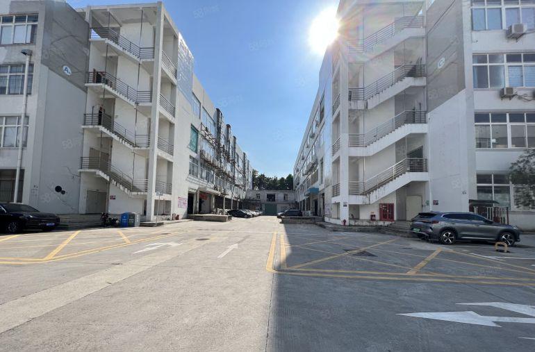 20元厂房出租龙岗宝龙1600平仓库带消防喷淋地坪漆卸货平台