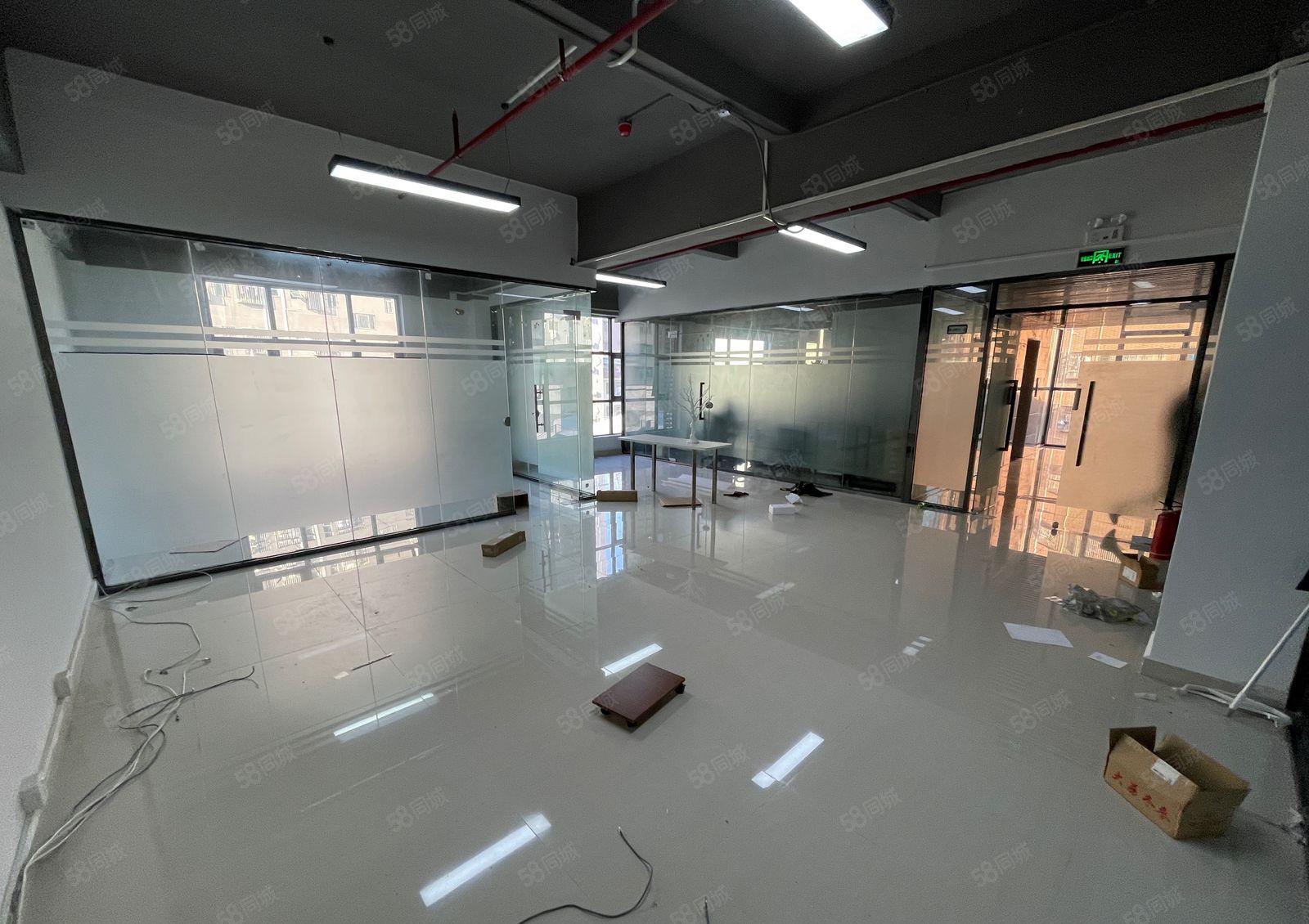 坂田北地铁站楼上200平米办公室出租可以分租75平米