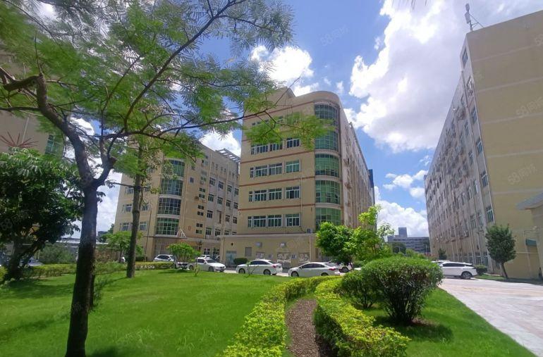 宝龙原房东科技园新出一楼2000平方全新地坪漆红本厂房出租