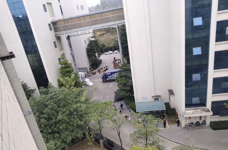 红本厂房坪地大型园区办公厂房仓库出租大空地车位充足多种