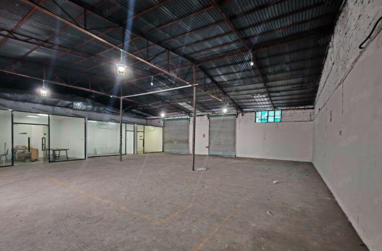 坂田地铁口附近一楼460平厂房出租  可分组