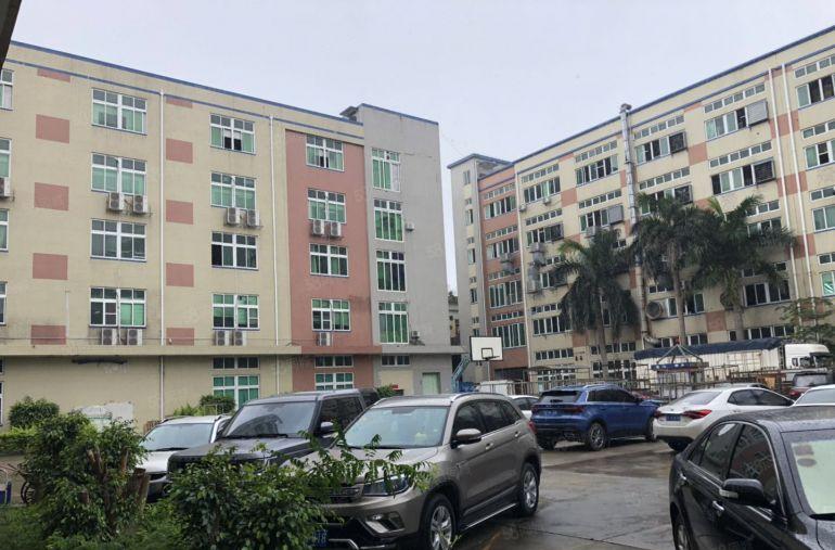 嶂背独院分租楼上1000平方带现成装修办公室仓库厂房出租