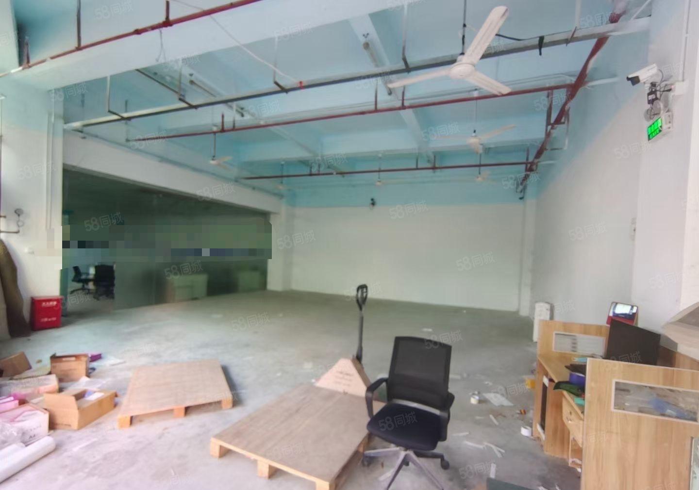 坂田杨美地铁站一楼245平带两个办公室，卸货平台，水电齐