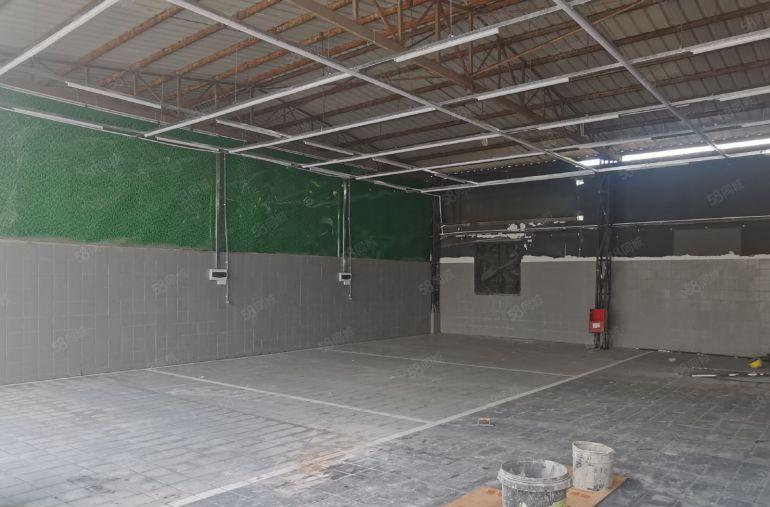 坂田，1500平，可分租，吉华街道，村委，主干道旁，厂房出租