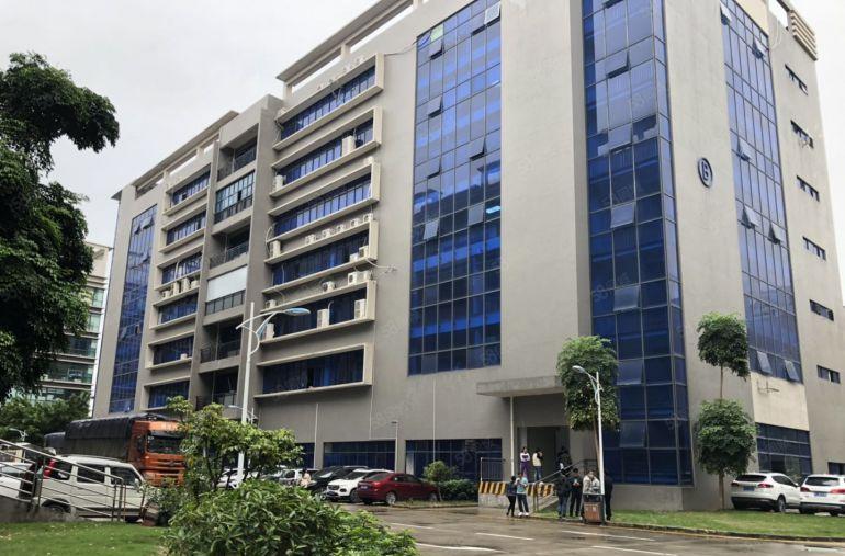 同乐工业区新空出楼上1000平方带精装修办公室前台厂房出租