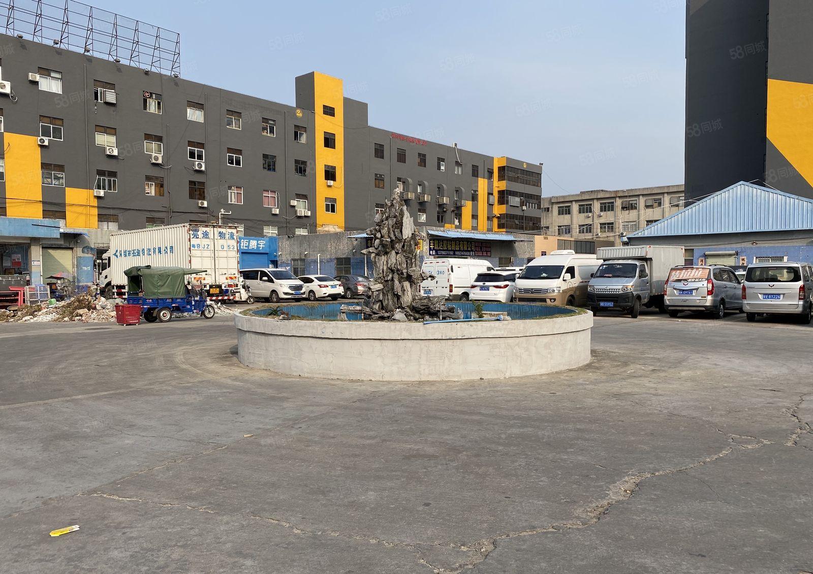 横岗荷坳地铁站一公里一楼400平方高六米院子大厂房出租