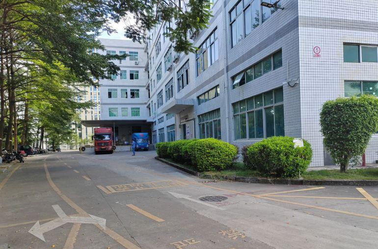 龙岗比亚迪旁原房东大型科技园楼上精装修2000平办公厂房出租